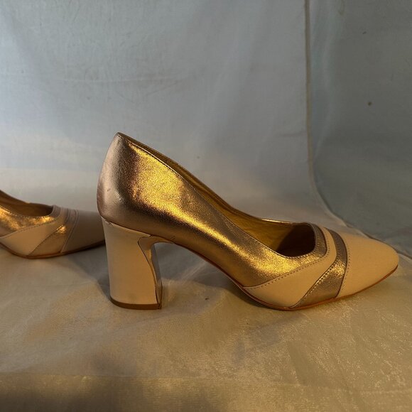 Django & Juliette Kisha Pump, Cream and Gold Women Size 39 (8.5 US) - Picture 4 of 6